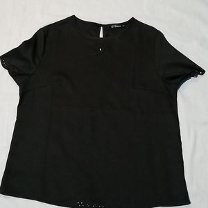 Women's Laser Cut Scallop Trim Solid Top (Size L)